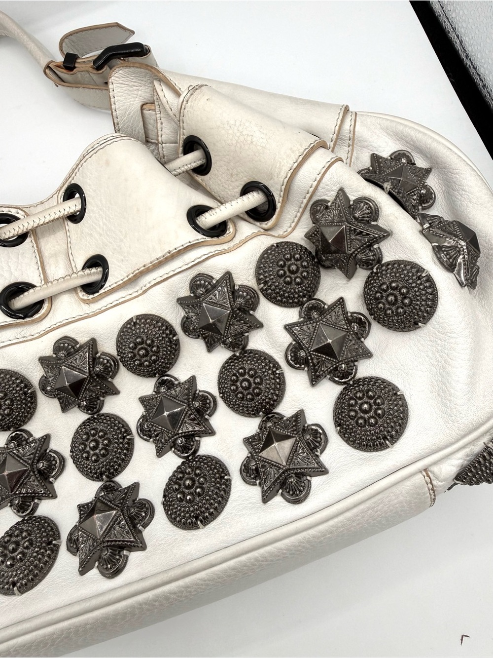 Burberry White Leather Studded Warrior Bag - Picture 11 of 14